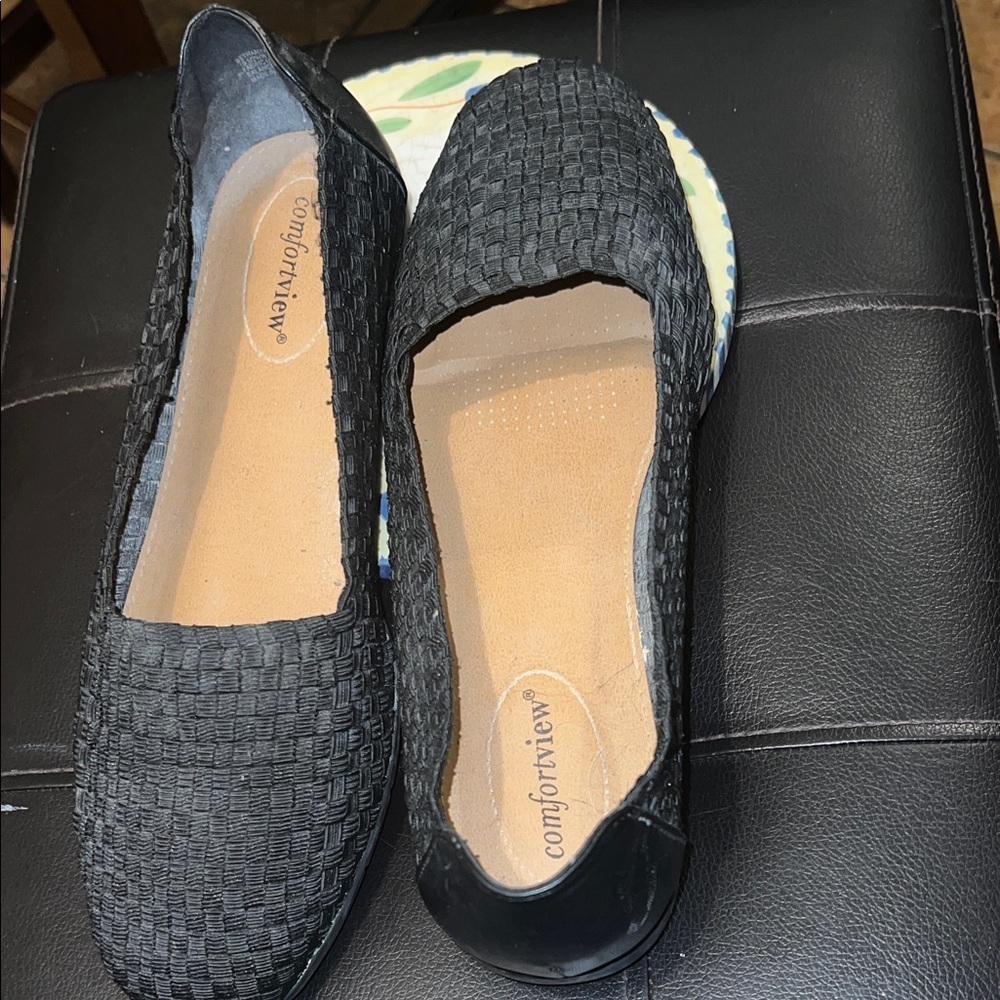 Comfortview Women's Black Textured Loafers - Picture 2 of 4